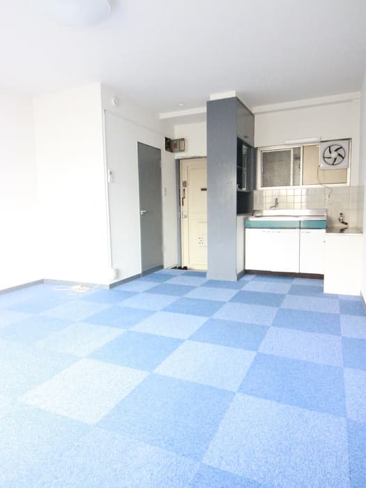 Room image 12