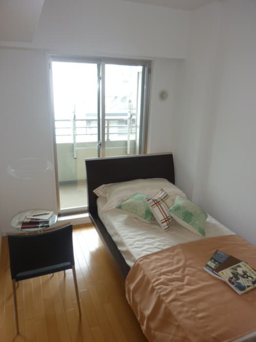 Room image 8