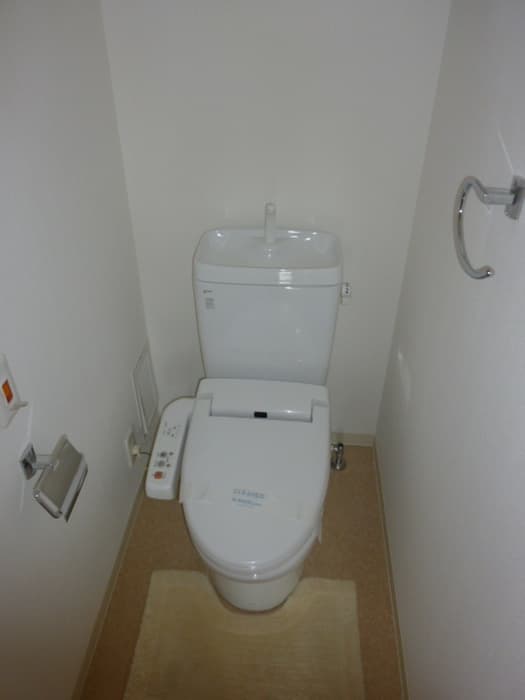 Room image 10