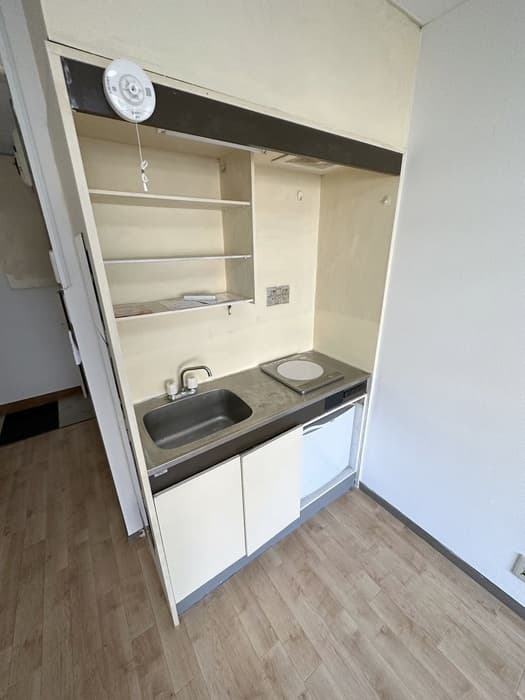 Room image 8