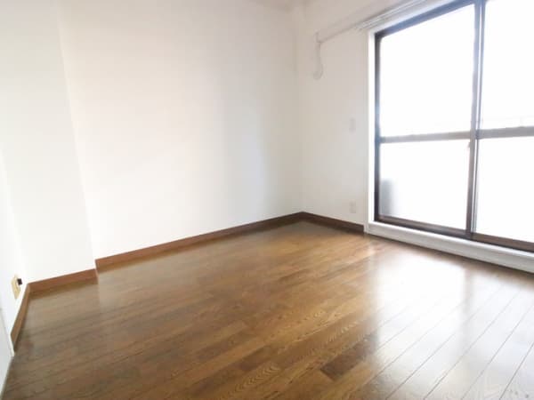 Room image 12