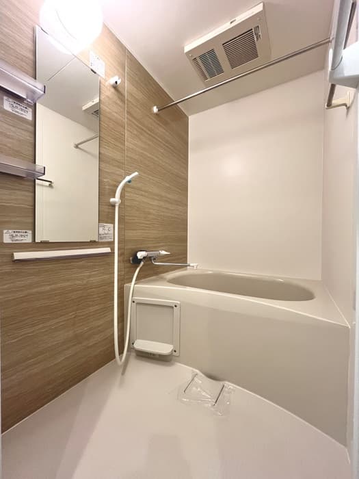 Room image 10