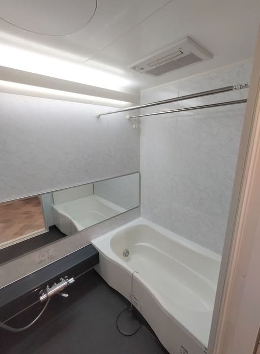 Room image 11