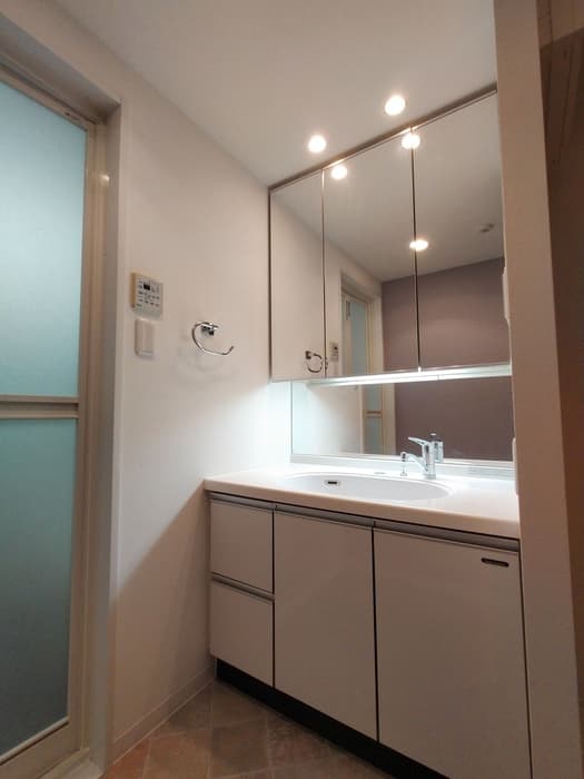 Room image 12