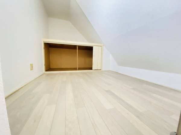 Room image 10