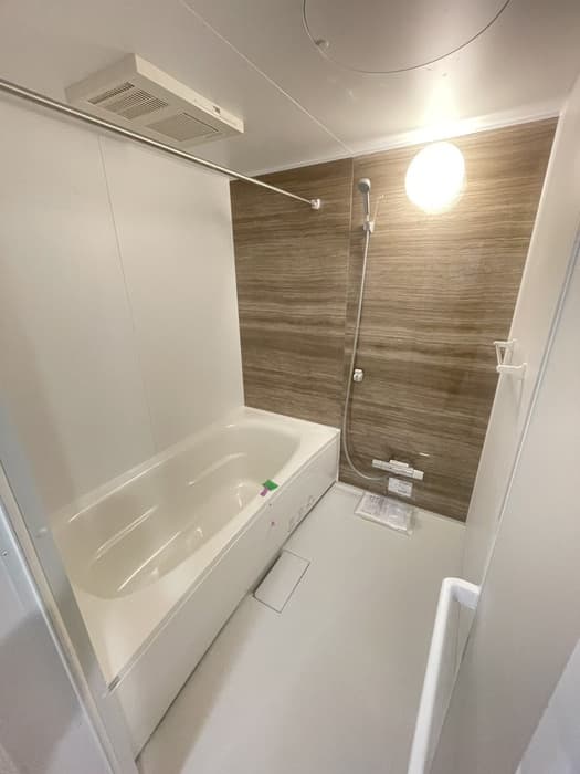 Room image 11