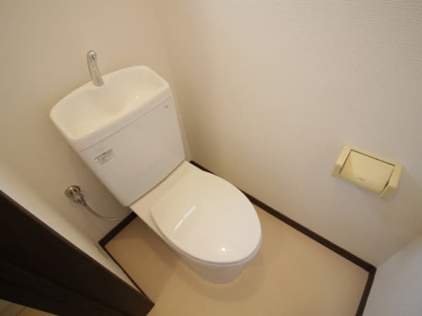 Room image 9