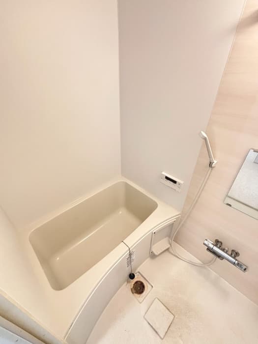 Room image 8