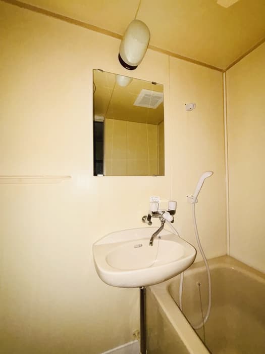 Room image 12