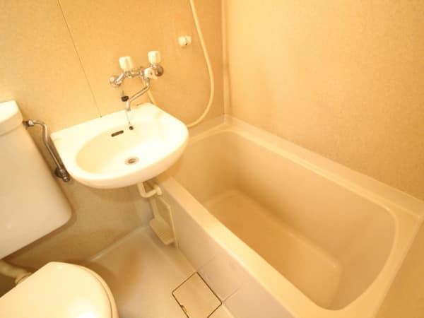 Room image 8