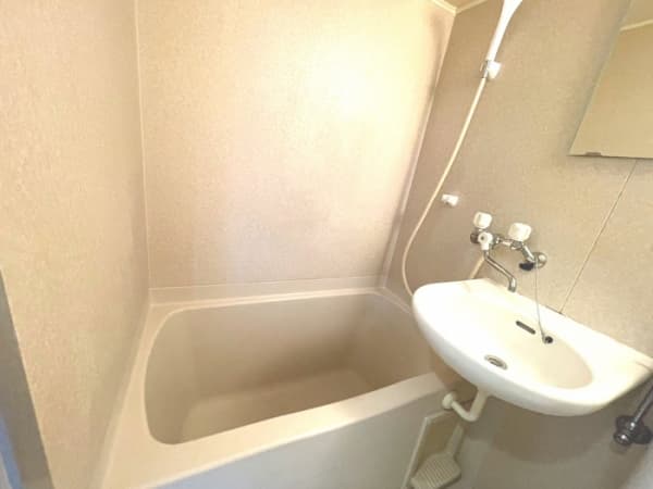 Room image 12