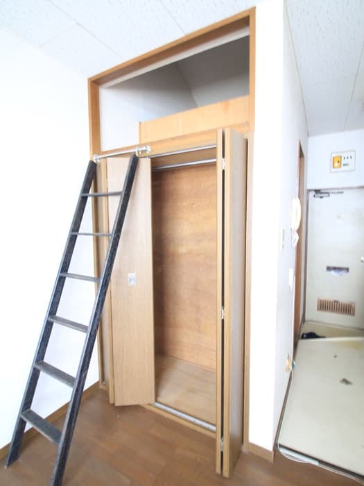 Room image 12