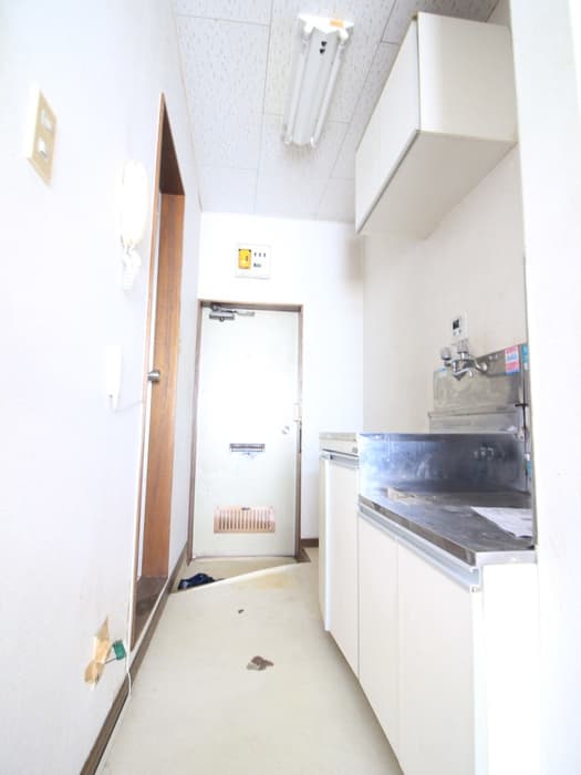 Room image 13