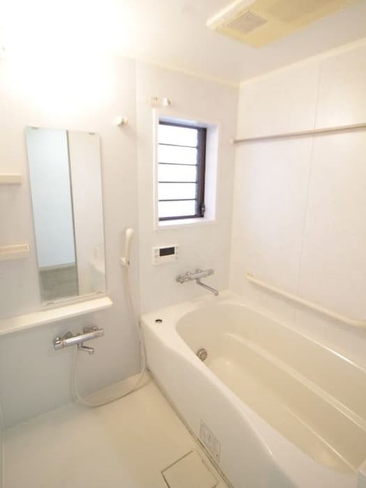 Room image 10