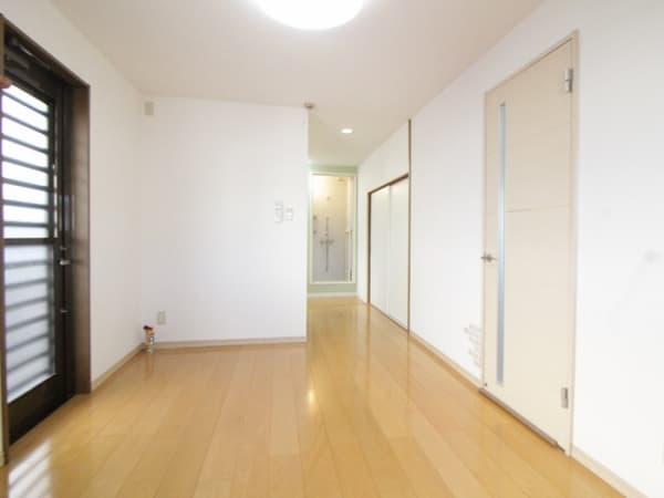 Room image 14