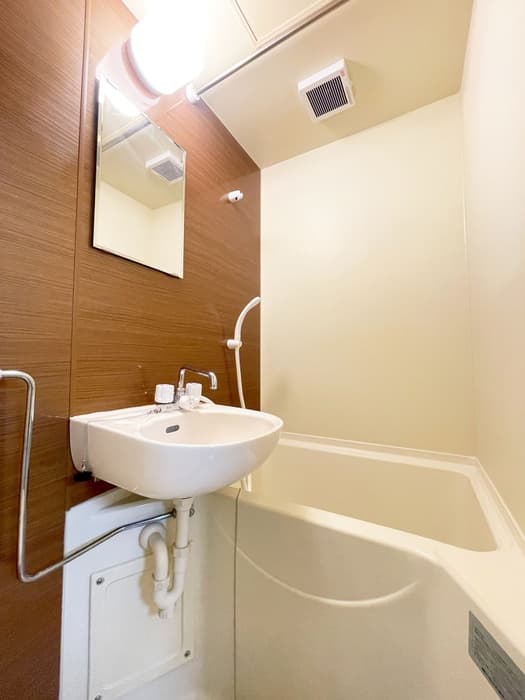 Room image 10