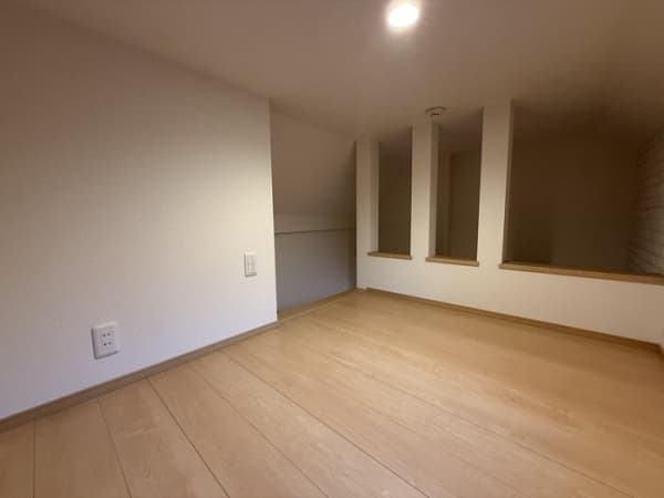 Room image 9