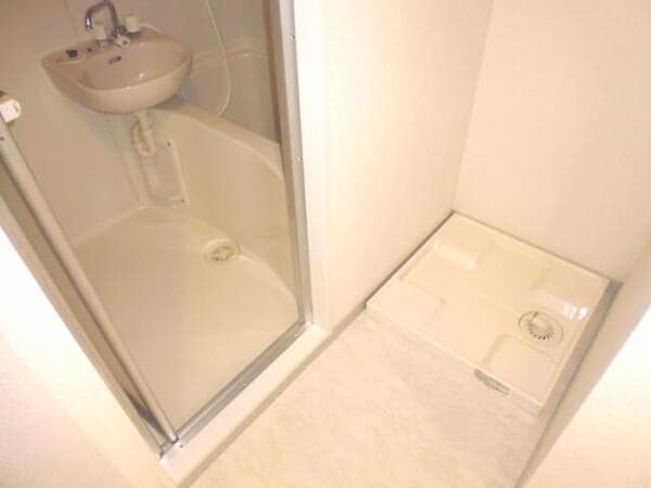 Room image 8