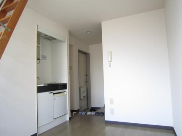 Room image 8