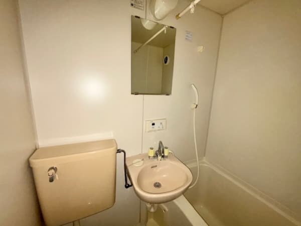 Room image 9