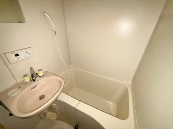 Room image 10
