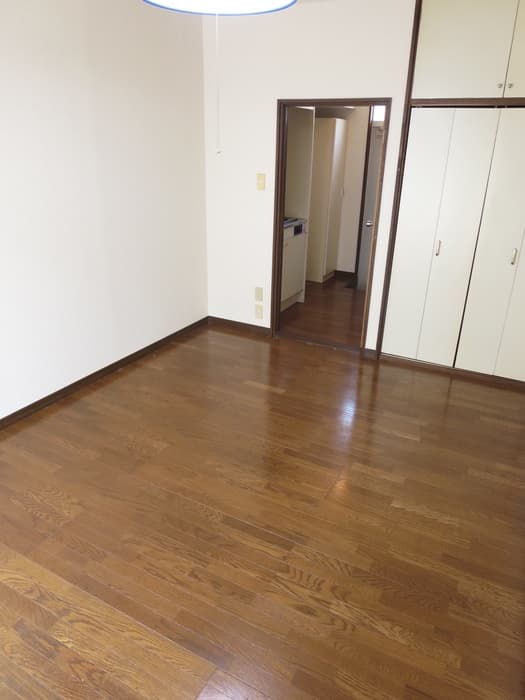 Room image 8