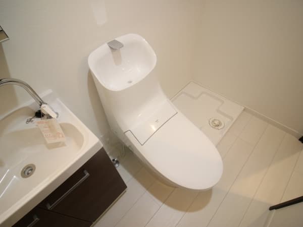 Room image 8