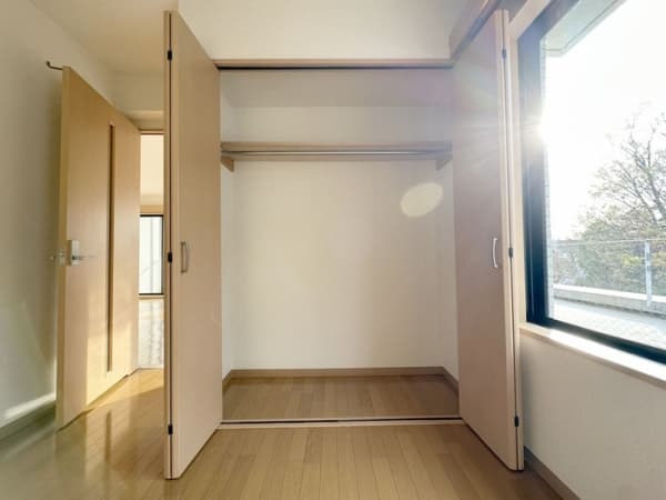 Room image 13