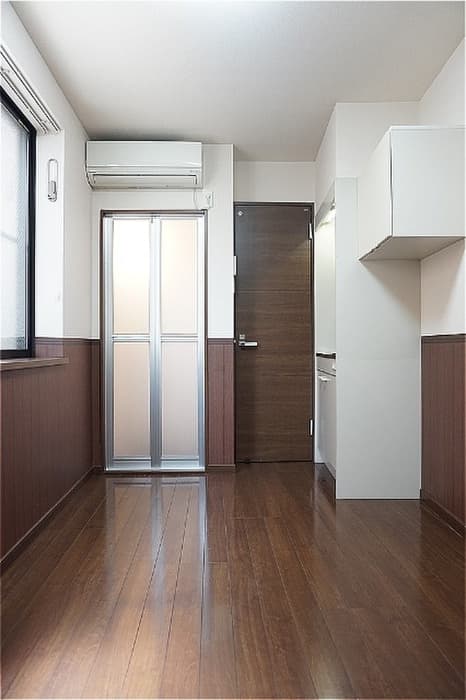 Room image 11