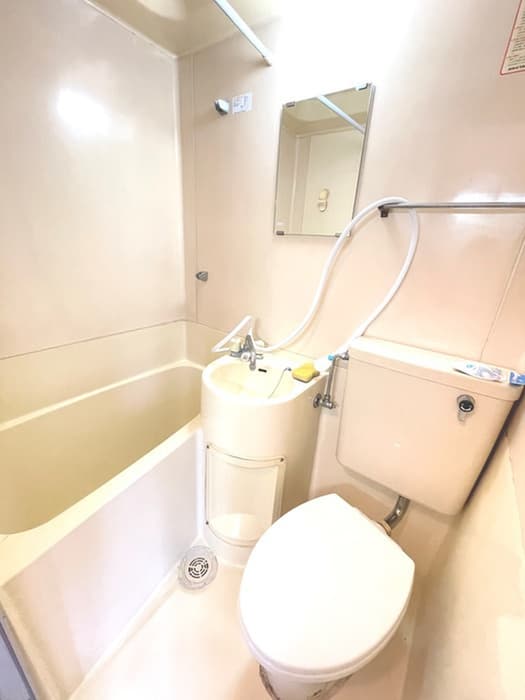 Room image 8