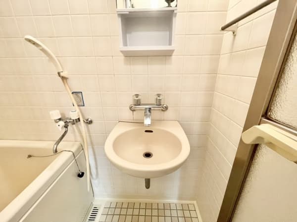 Room image 11