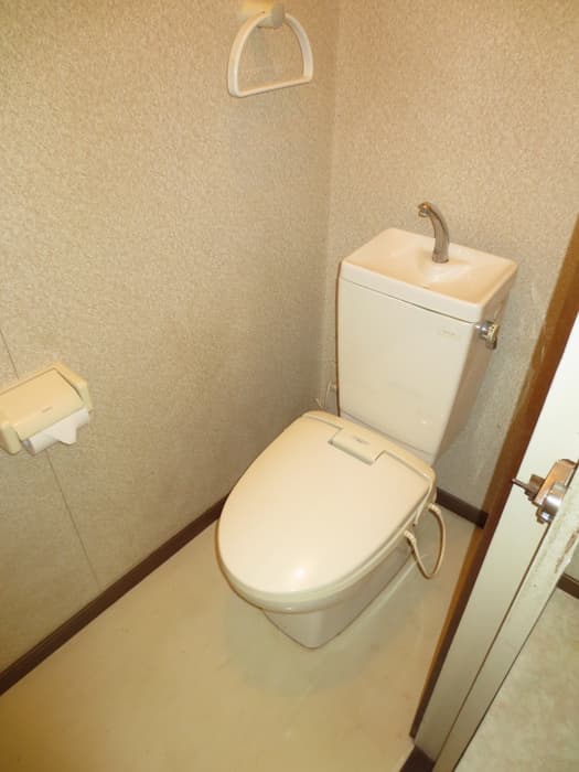 Room image 9
