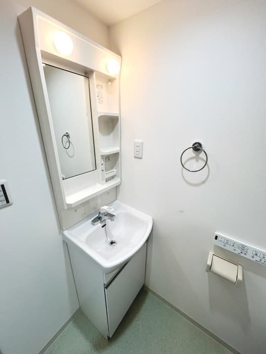 Room image 9
