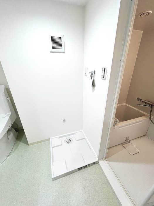 Room image 12