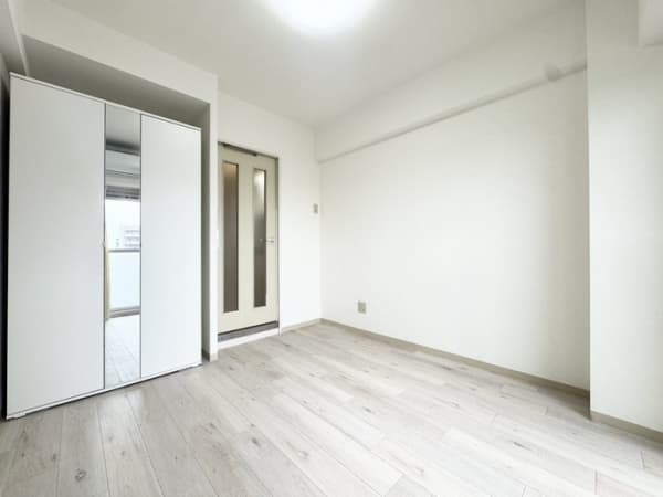 Room image 8