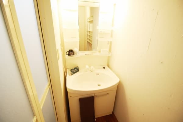 Room image 8