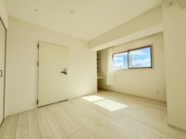 Room image 8