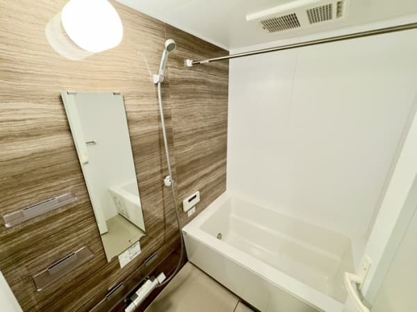 Room image 13