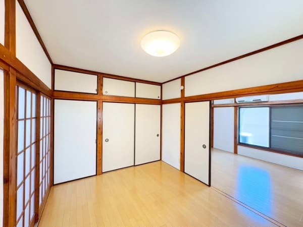 Room image 8