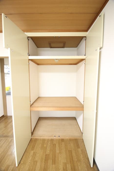 Room image 8