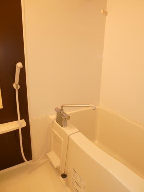 Room image 8