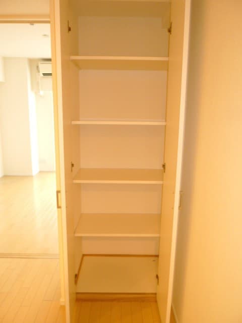 Room image 13