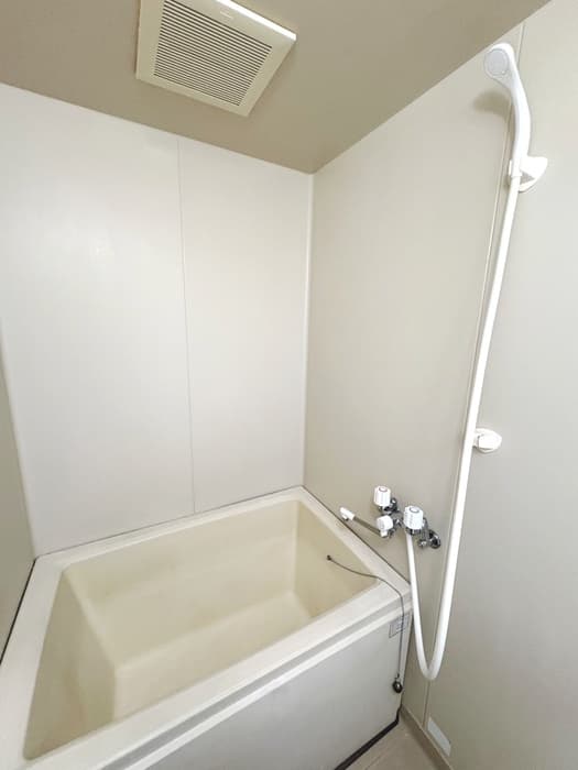 Room image 11