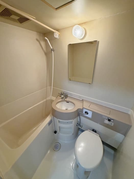 Room image 10
