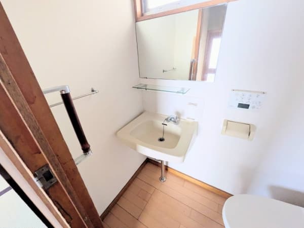 Room image 11