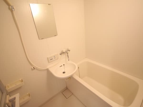 Room image 9