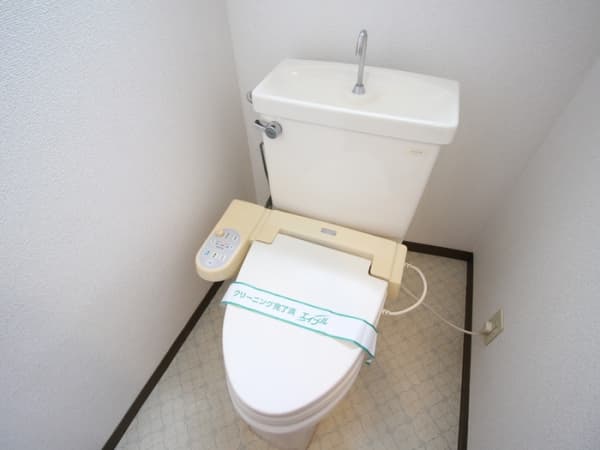Room image 10
