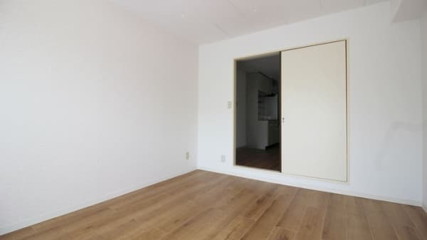 Room image 8