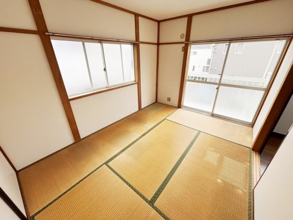 Room image 8