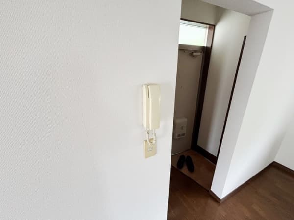 Room image 11